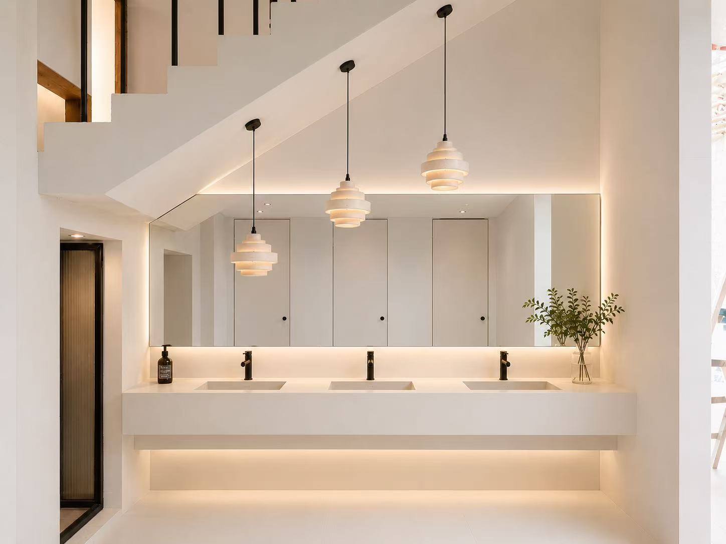 Melix Hotel Luxury Suite with Premium Minimalist Decor